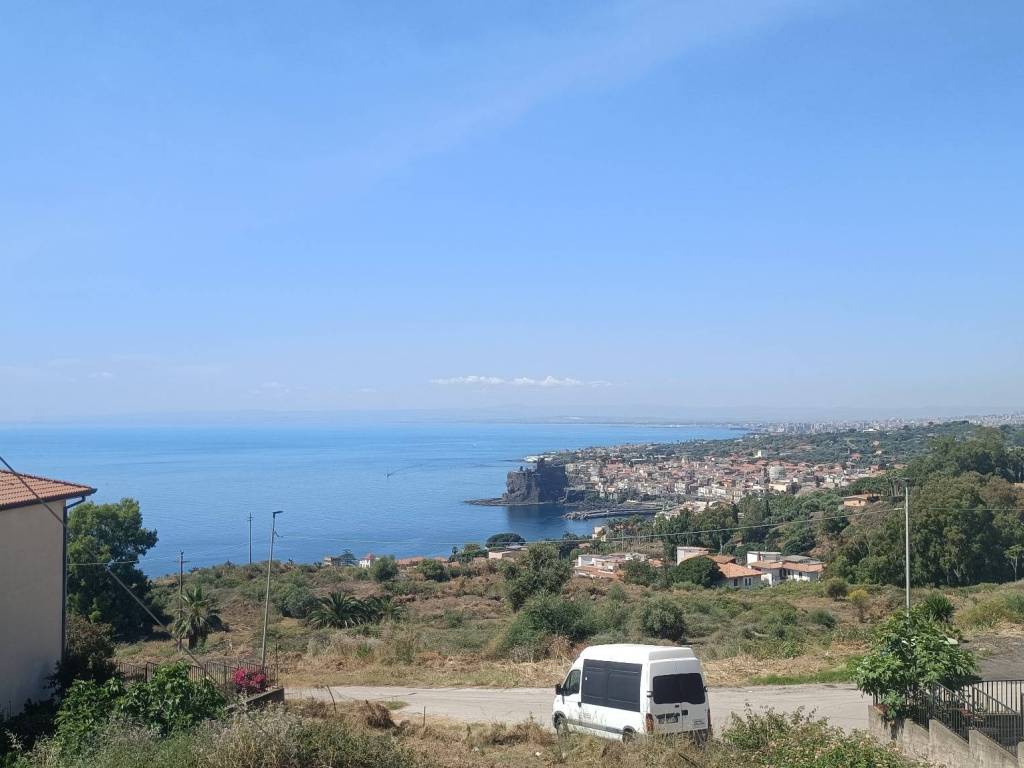 appartamento in vendita ad Aci Castello in zona Aci Trezza