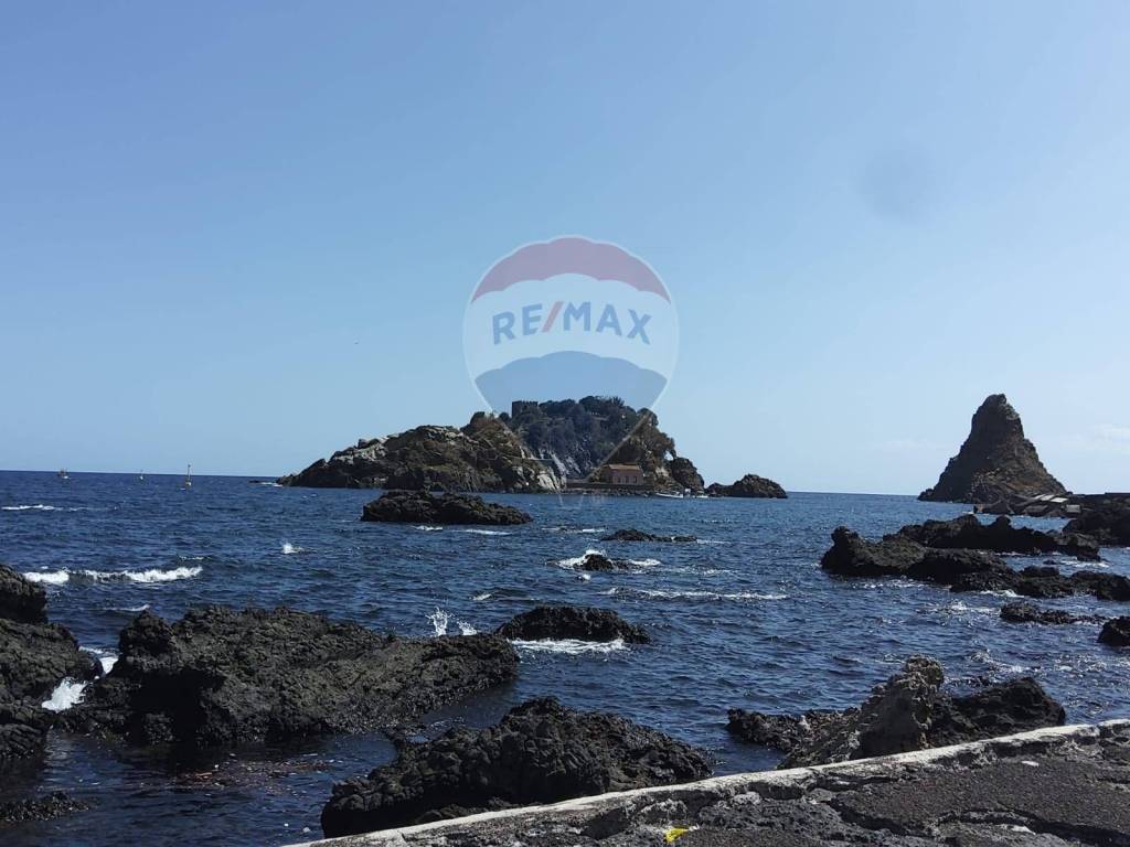 casa indipendente in vendita ad Aci Castello