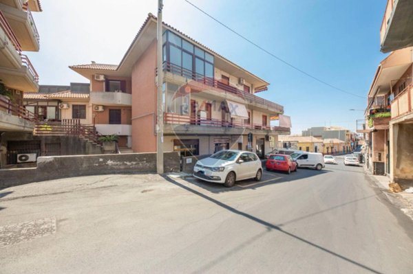 appartamento in vendita ad Aci Castello in zona Ficarazzi