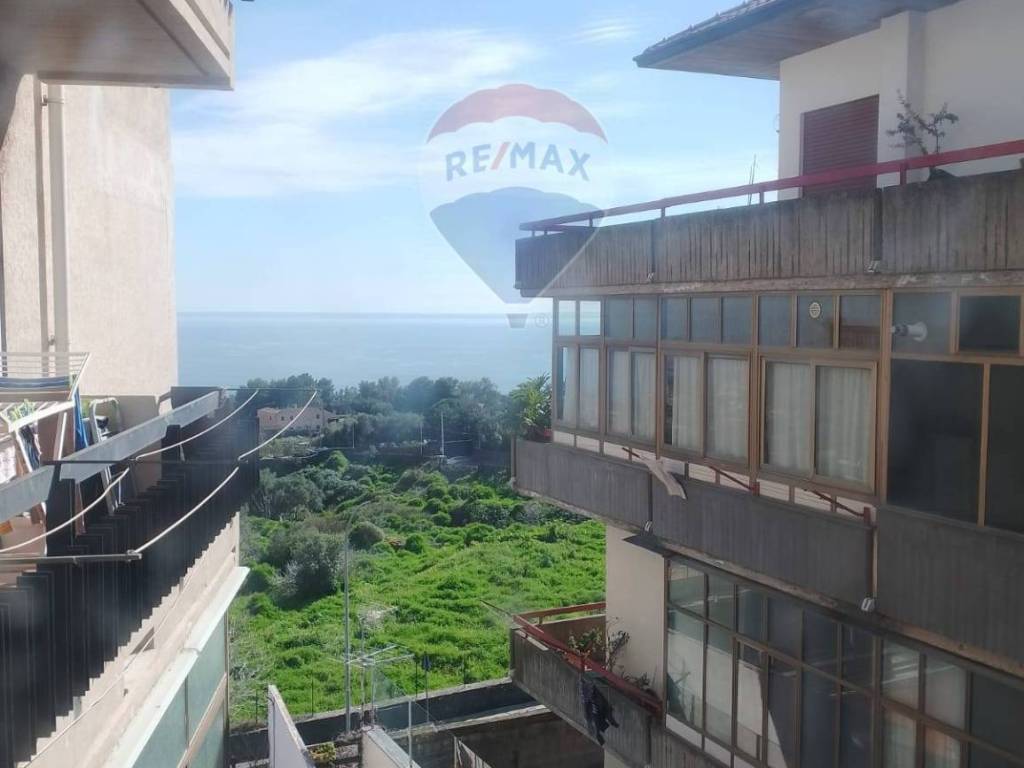 appartamento in vendita ad Aci Castello in zona Cannizzaro