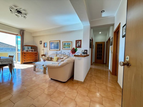 appartamento in vendita ad Aci Castello in zona Ficarazzi