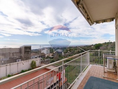 appartamento in vendita ad Aci Castello in zona Ficarazzi