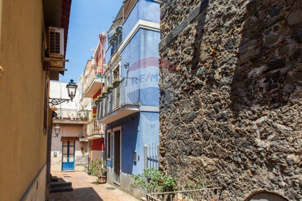 casa indipendente in vendita ad Aci Castello