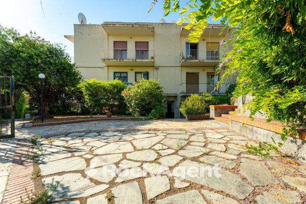 appartamento in vendita ad Aci Castello in zona Aci Trezza