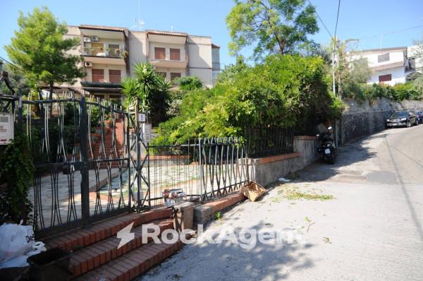 appartamento in vendita ad Aci Castello in zona Aci Trezza