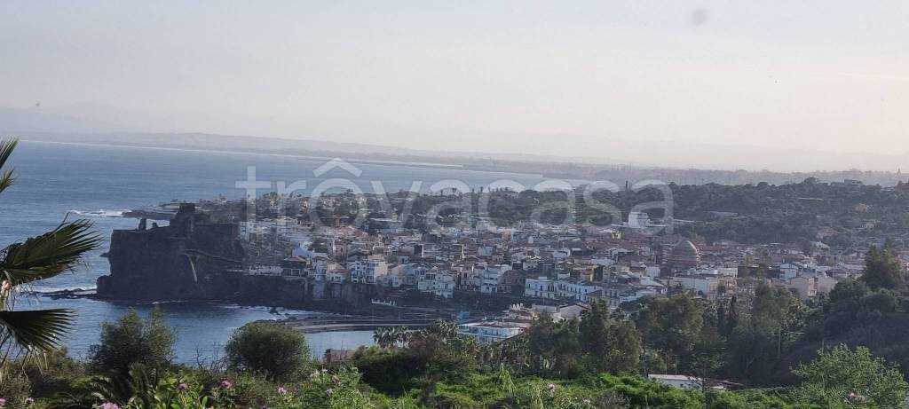 appartamento in vendita ad Aci Castello