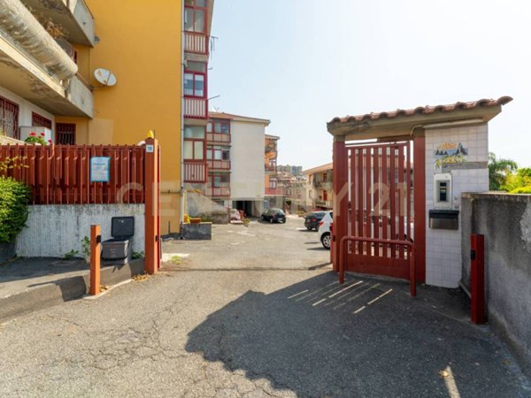 appartamento in vendita ad Aci Castello in zona Ficarazzi