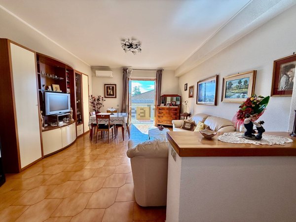 appartamento in vendita ad Aci Castello in zona Ficarazzi