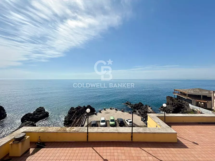 casa indipendente in vendita ad Aci Castello in zona Aci Trezza