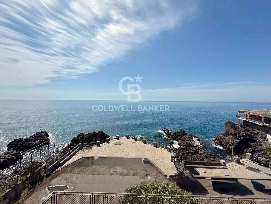 casa indipendente in vendita ad Aci Castello in zona Aci Trezza