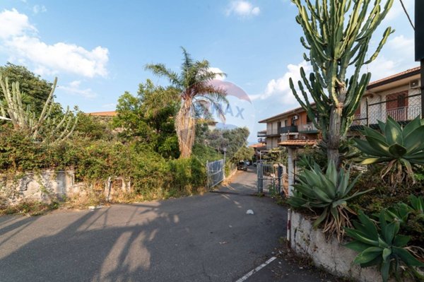 appartamento in vendita ad Aci Castello in zona Aci Trezza
