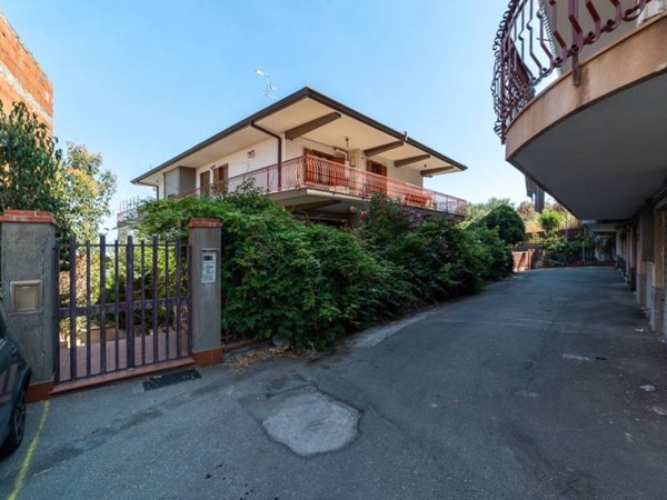appartamento in vendita ad Aci Castello in zona Aci Trezza