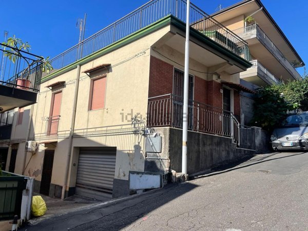 appartamento in vendita ad Aci Castello in zona Aci Trezza