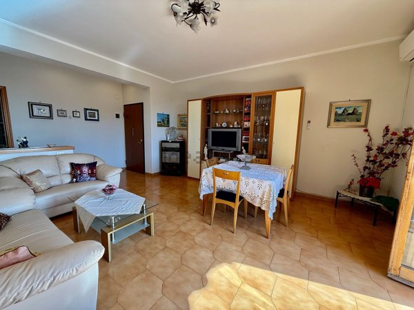 appartamento in vendita ad Aci Castello in zona Ficarazzi