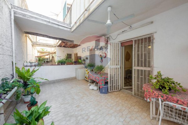 appartamento in vendita ad Aci Castello in zona Aci Trezza