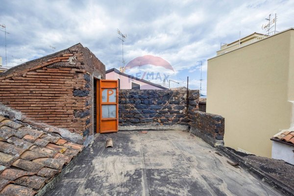 casa indipendente in vendita ad Aci Castello