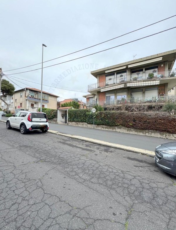 appartamento in vendita ad Aci Castello
