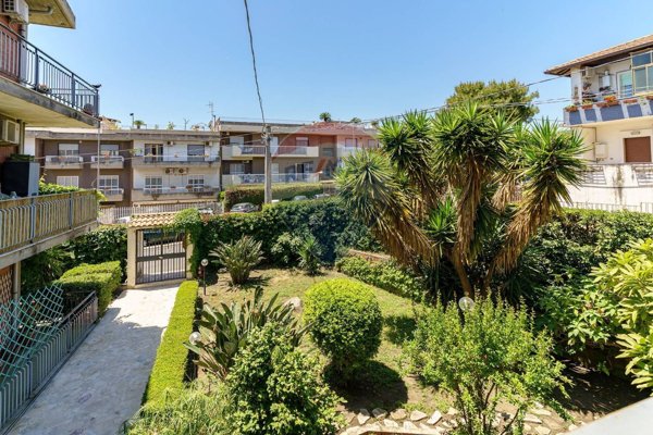 appartamento in vendita ad Aci Castello in zona Cannizzaro