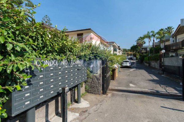villa in vendita ad Aci Castello