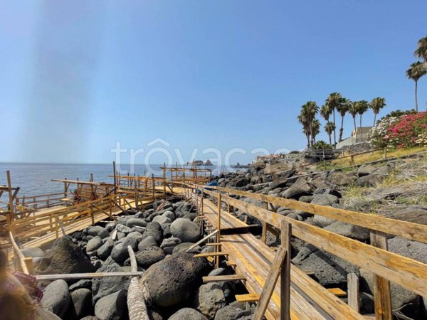 appartamento in vendita ad Aci Castello in zona Aci Trezza