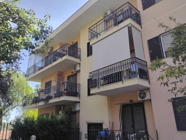 appartamento in vendita ad Aci Castello