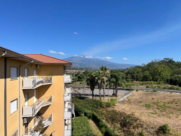 appartamento in vendita ad Aci Castello