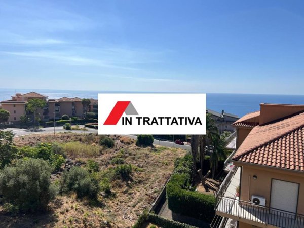 appartamento in vendita ad Aci Castello