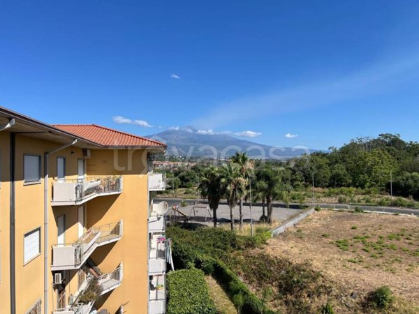 appartamento in vendita ad Aci Castello