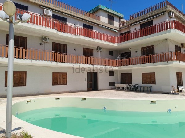 appartamento in vendita ad Aci Castello