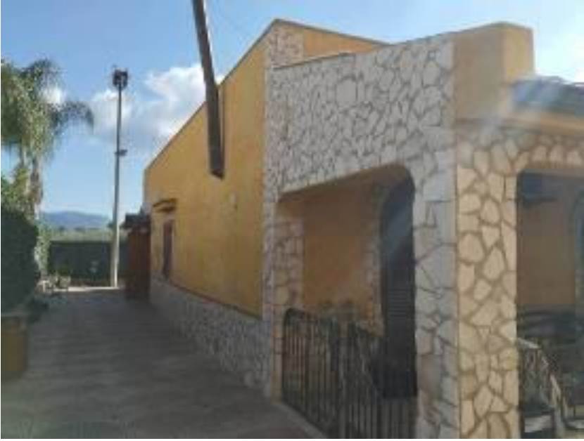 appartamento in vendita ad Aci Castello in zona Ficarazzi