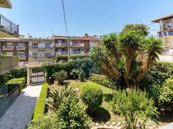 appartamento in vendita ad Aci Castello in zona Cannizzaro