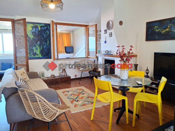 appartamento in vendita ad Aci Castello