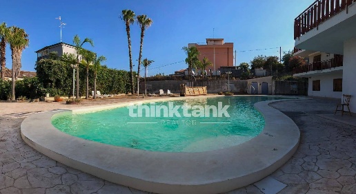 appartamento in vendita ad Aci Castello