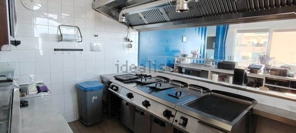 negozio in vendita ad Aci Castello in zona Aci Trezza