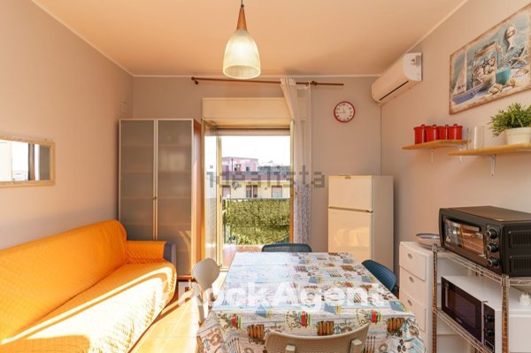 appartamento in vendita ad Aci Castello
