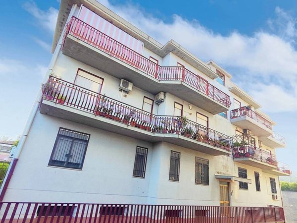 appartamento in vendita ad Aci Castello in zona Cannizzaro