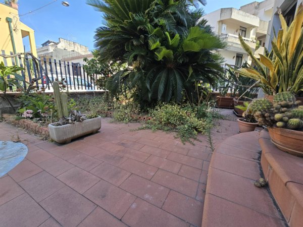appartamento in vendita ad Aci Castello