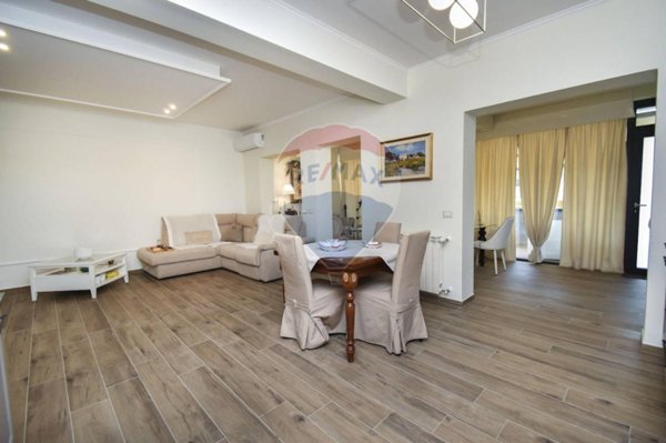 casa semindipendente in vendita ad Aci Castello in zona Ficarazzi