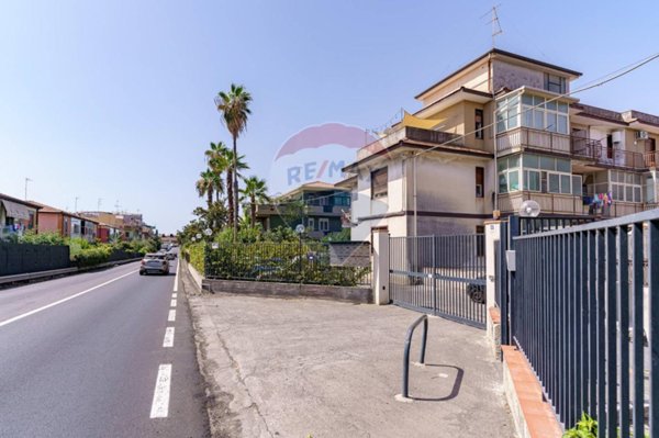 appartamento in vendita ad Aci Castello in zona Cannizzaro