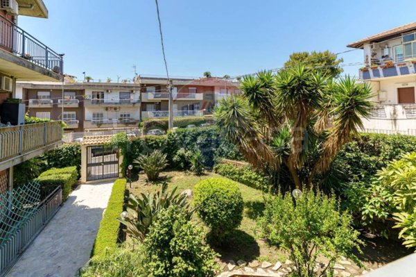 appartamento in vendita ad Aci Castello in zona Cannizzaro