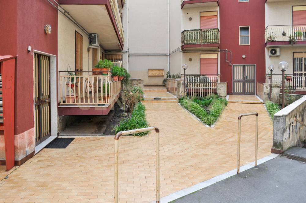 appartamento in vendita ad Aci Castello