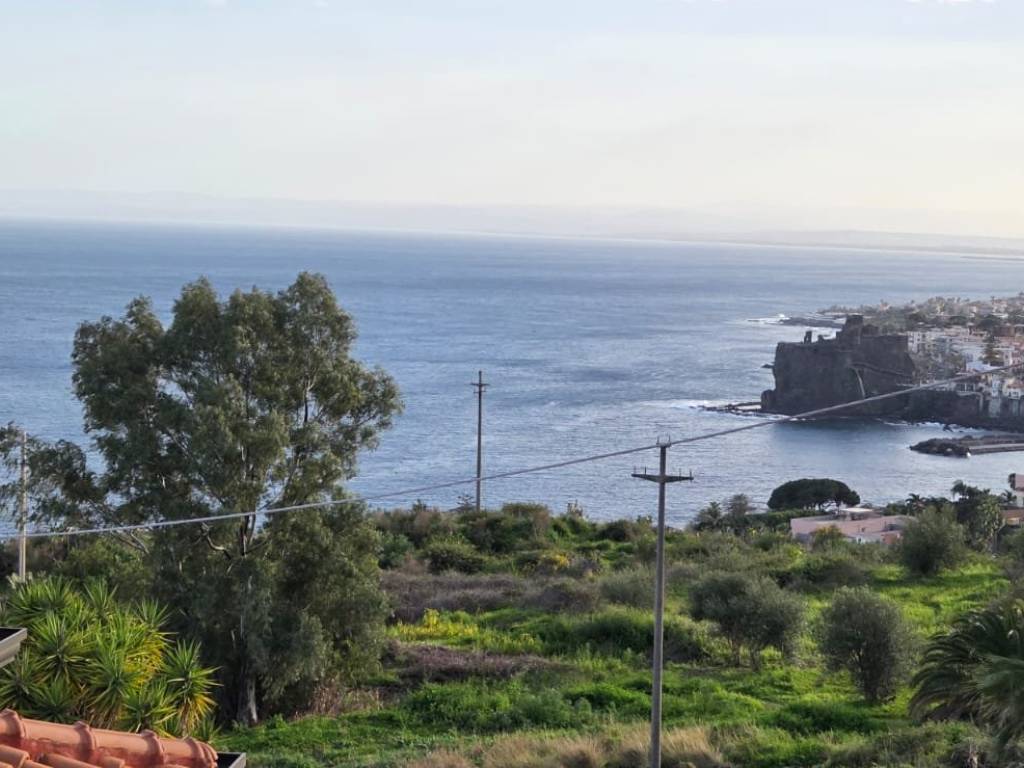 appartamento in vendita ad Aci Castello