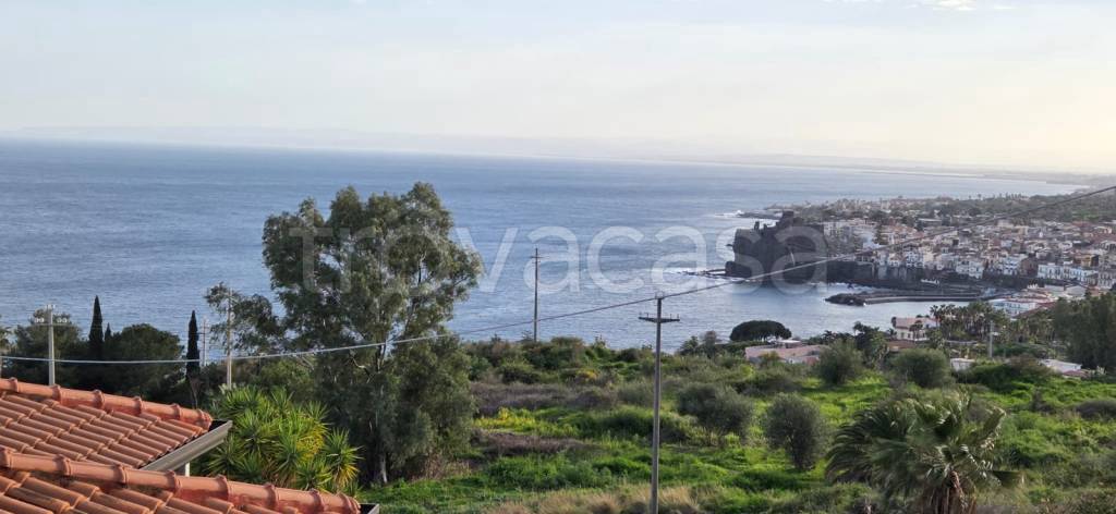 appartamento in vendita ad Aci Castello