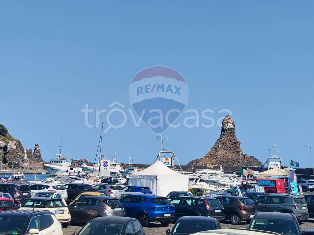 trivano in vendita ad Aci Castello in zona Aci Trezza
