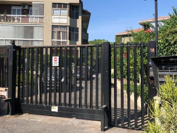 appartamento in vendita ad Aci Castello