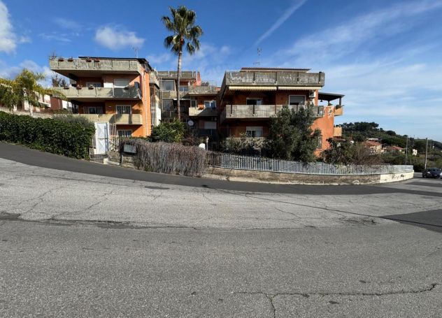 appartamento in vendita ad Aci Castello