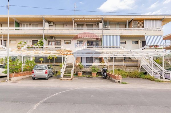 appartamento in vendita ad Aci Castello