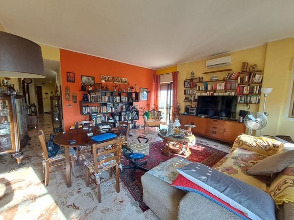 appartamento in vendita ad Aci Castello