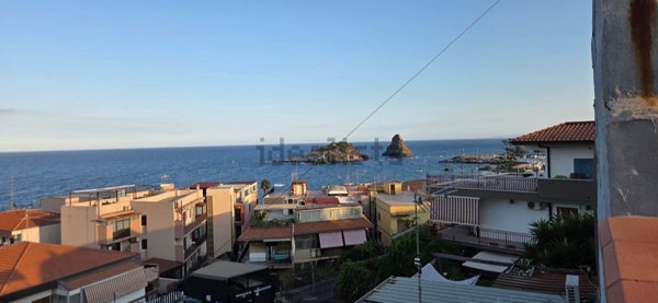 appartamento in vendita ad Aci Castello