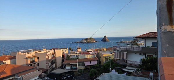 appartamento in vendita ad Aci Castello